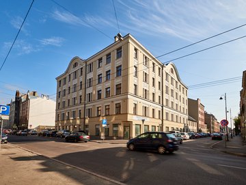 Interjera dizains dzīvoklim rekonstruētā ēkā Rīgas centrā